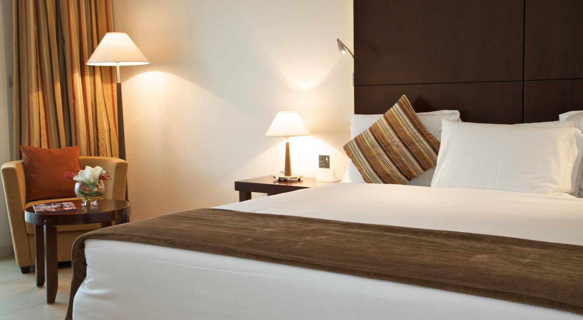 Hotel Metropolitan Al Mafraq 4*