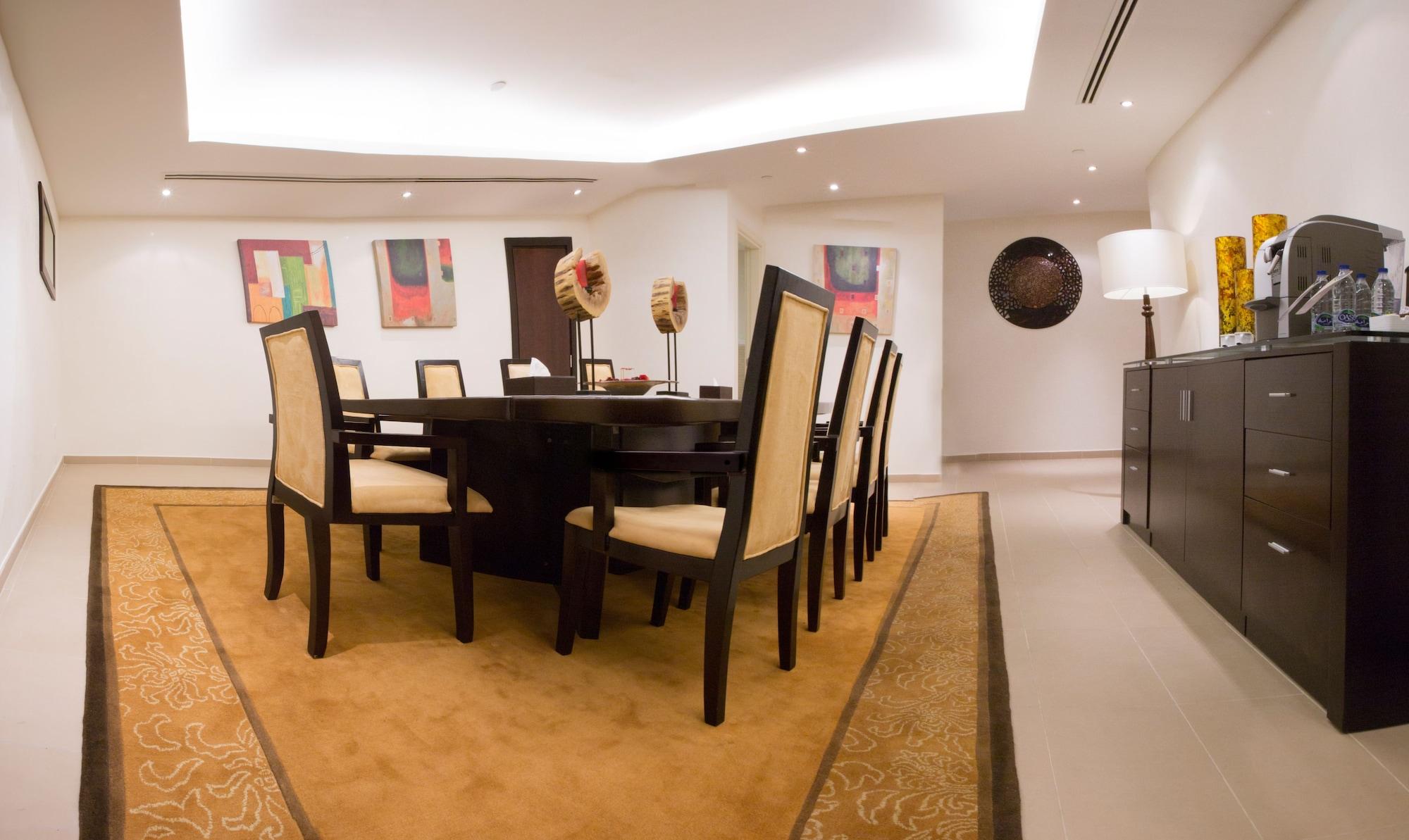 Metropolitan Al Mafraq Hotel 4*