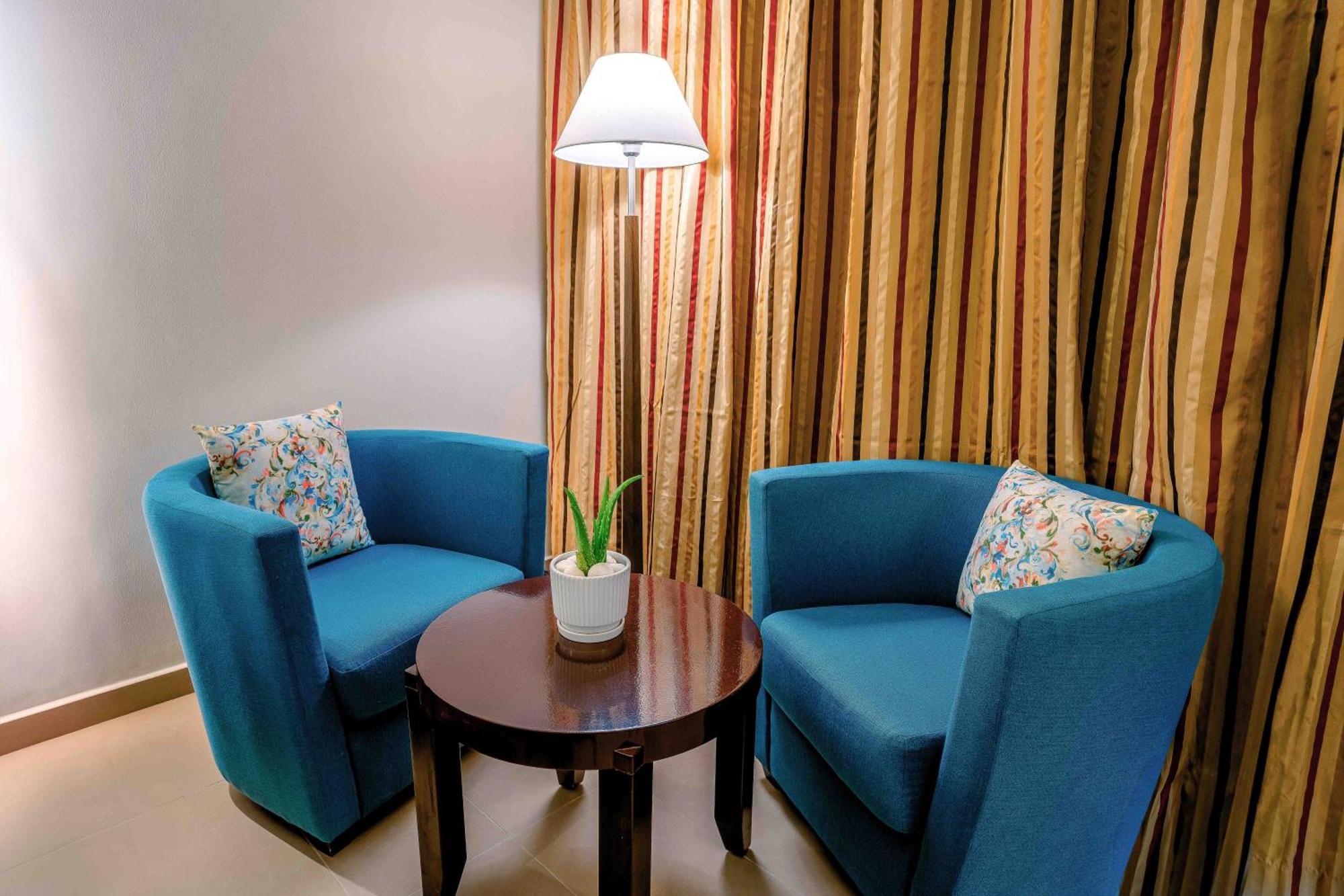 Hotel Metropolitan Al Mafraq 4*